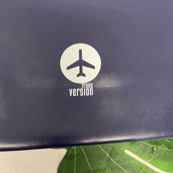 Retired TransVersion Travel tote Clutch Bag - Picture 2 of 13